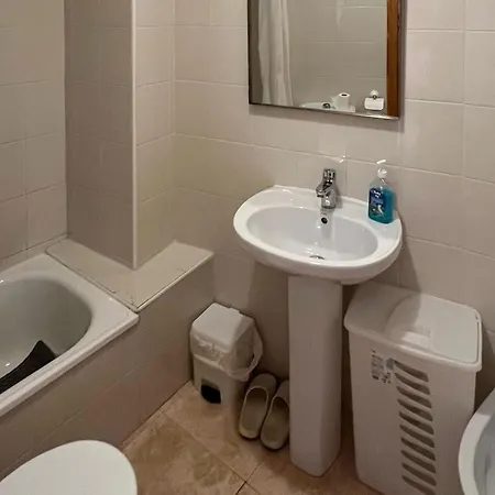 Апартаменты Cozy In With Wifi *